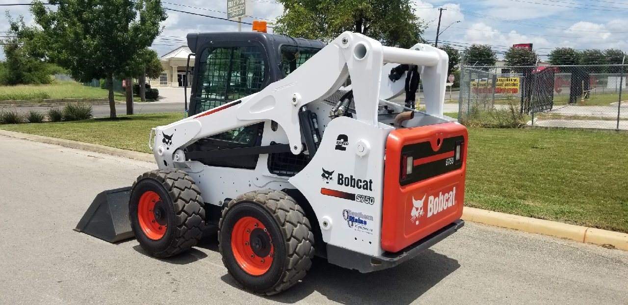 #19048 2015 Bobcat S750 (2) - Southern Plains Equipment