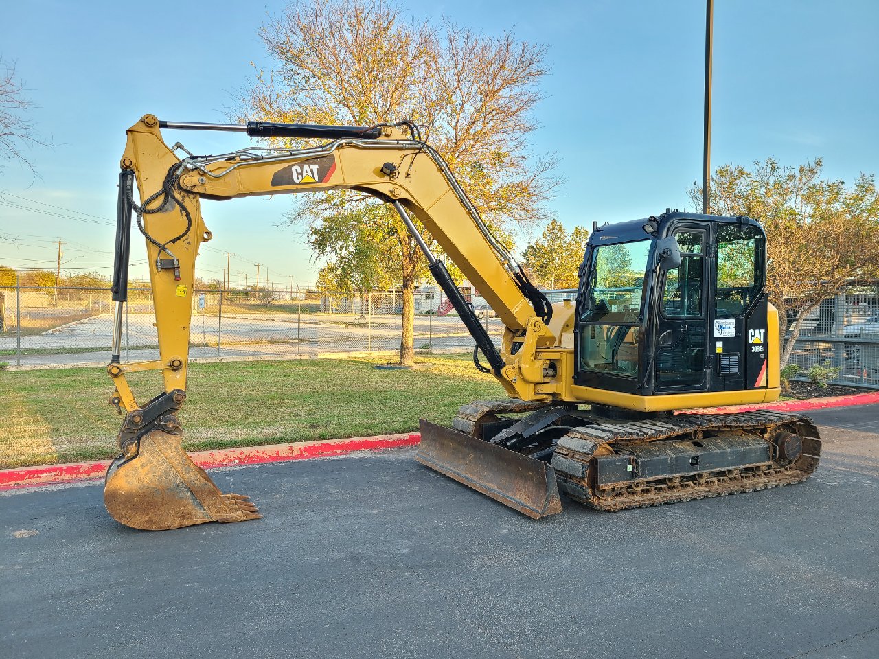 #21121 16 Cat (1) - Southern Plains Equipment